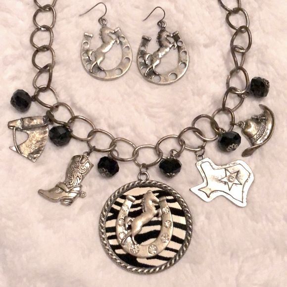 Necklace and Earrings Set for Women Silver Tone Western Style - Picture 1 of 6